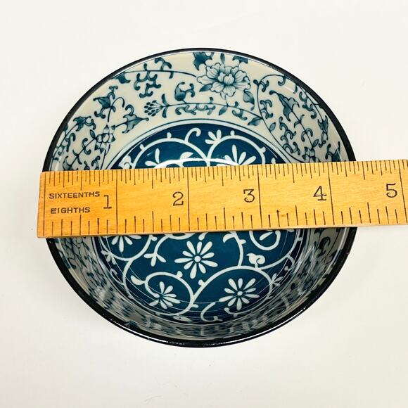 Chengs Blue and Cream Karakusa Rice Bowls Set for 4 - Picture 7 of 8